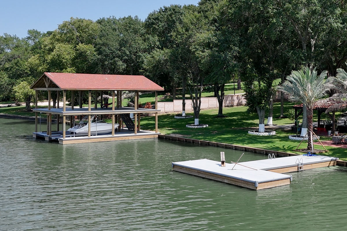8-Casas-Boat-House-The-Boat-Lift-Dock_and-Bulkhead-Company Two Story Boat House Lake Conroe and Lake Livingston from The Boat Lift, Dock and Bulkhead Company
