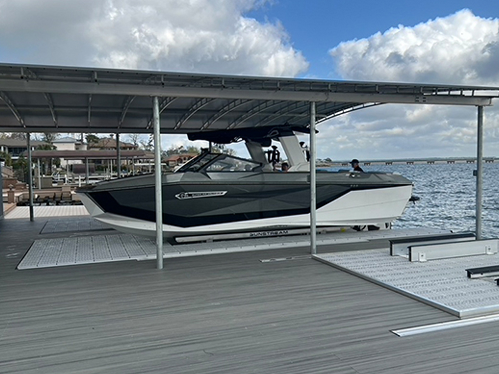 The-boat-lift-company-lake-conroe-livingston-houston-town-ponds-boat-Platform-lift